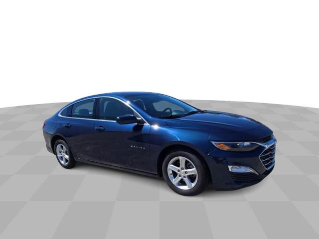 Used 2022 Chevrolet Malibu 1LT with VIN 1G1ZD5ST9NF175053 for sale in Grand Rapids, Minnesota