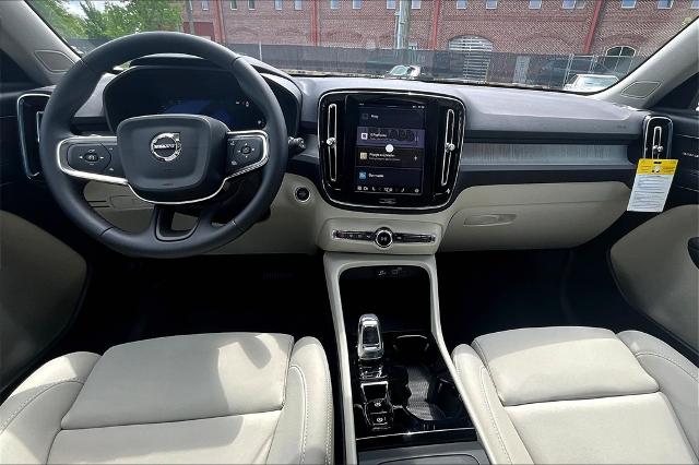 2025 Volvo XC40 Vehicle Photo in Houston, TX 77007