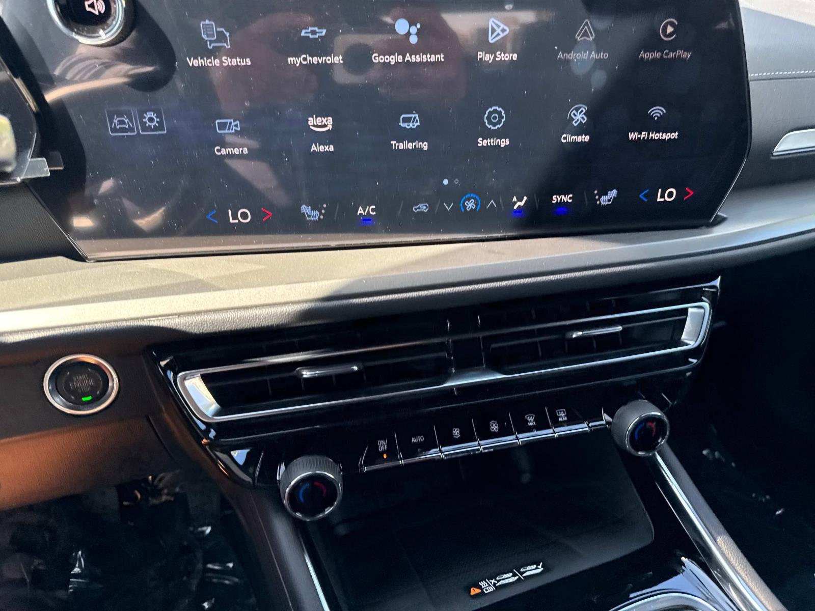 2025 Chevrolet Traverse Vehicle Photo in LOS ANGELES, CA 90007-3794