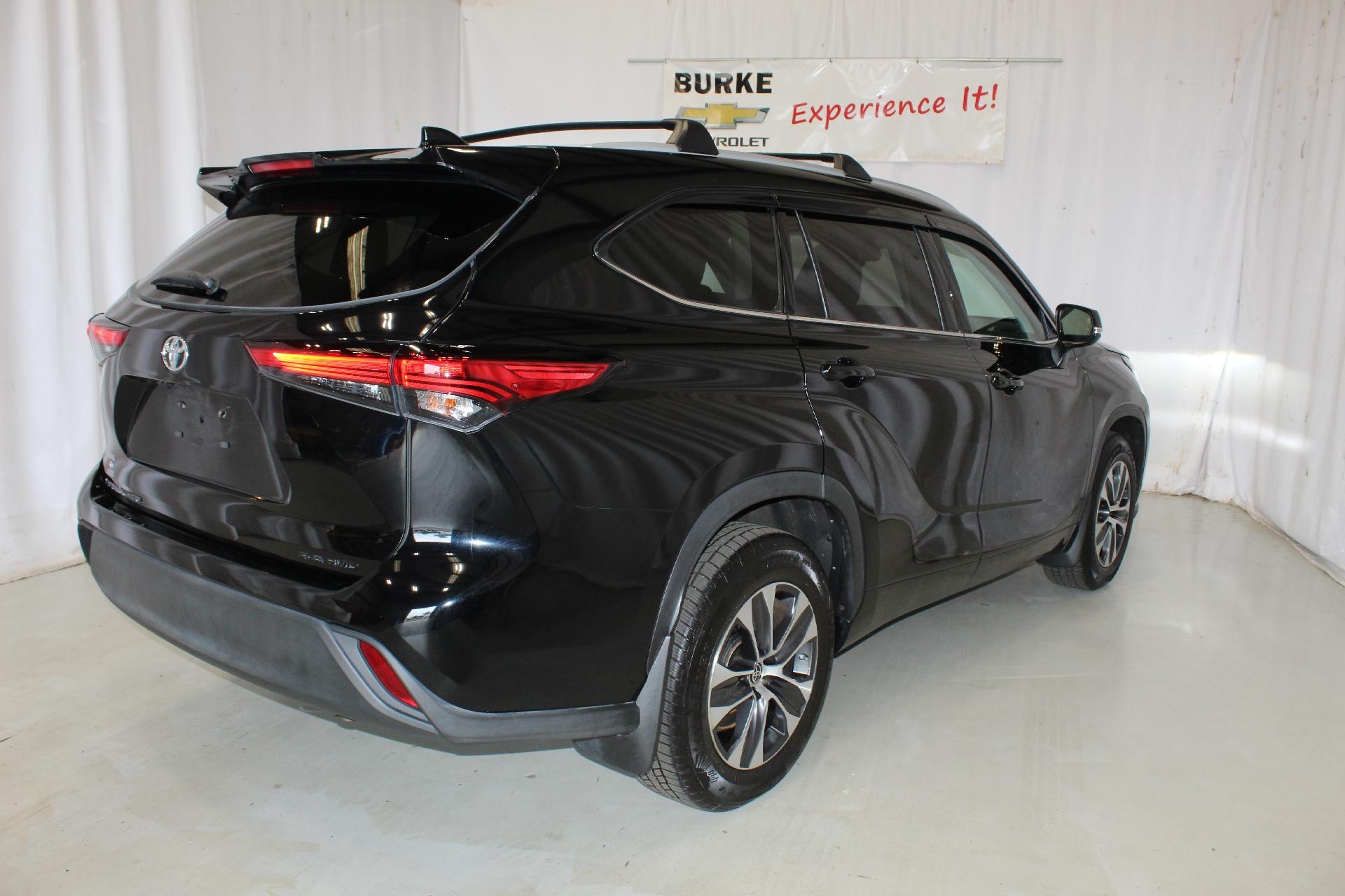 2022 Toyota Highlander Vehicle Photo in NORTHAMPTON, MA 01060-1120