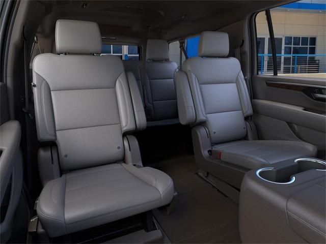 2025 Chevrolet Suburban Vehicle Photo in ENGLEWOOD, CO 80113-6708
