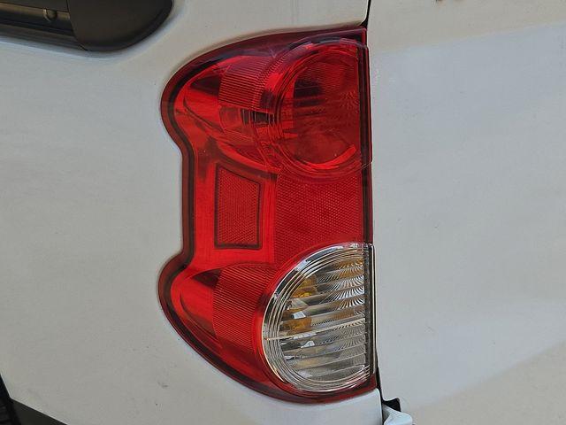 2014 Nissan NV200 Vehicle Photo in WATERTOWN, CT 06795-3318