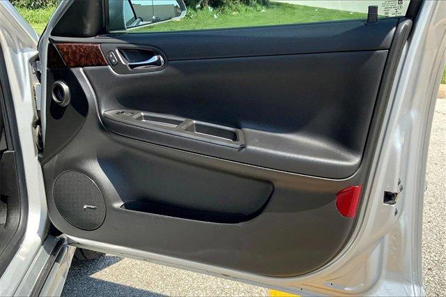 2014 Chevrolet Impala Vehicle Photo in KANSAS CITY, MO 64114-4545