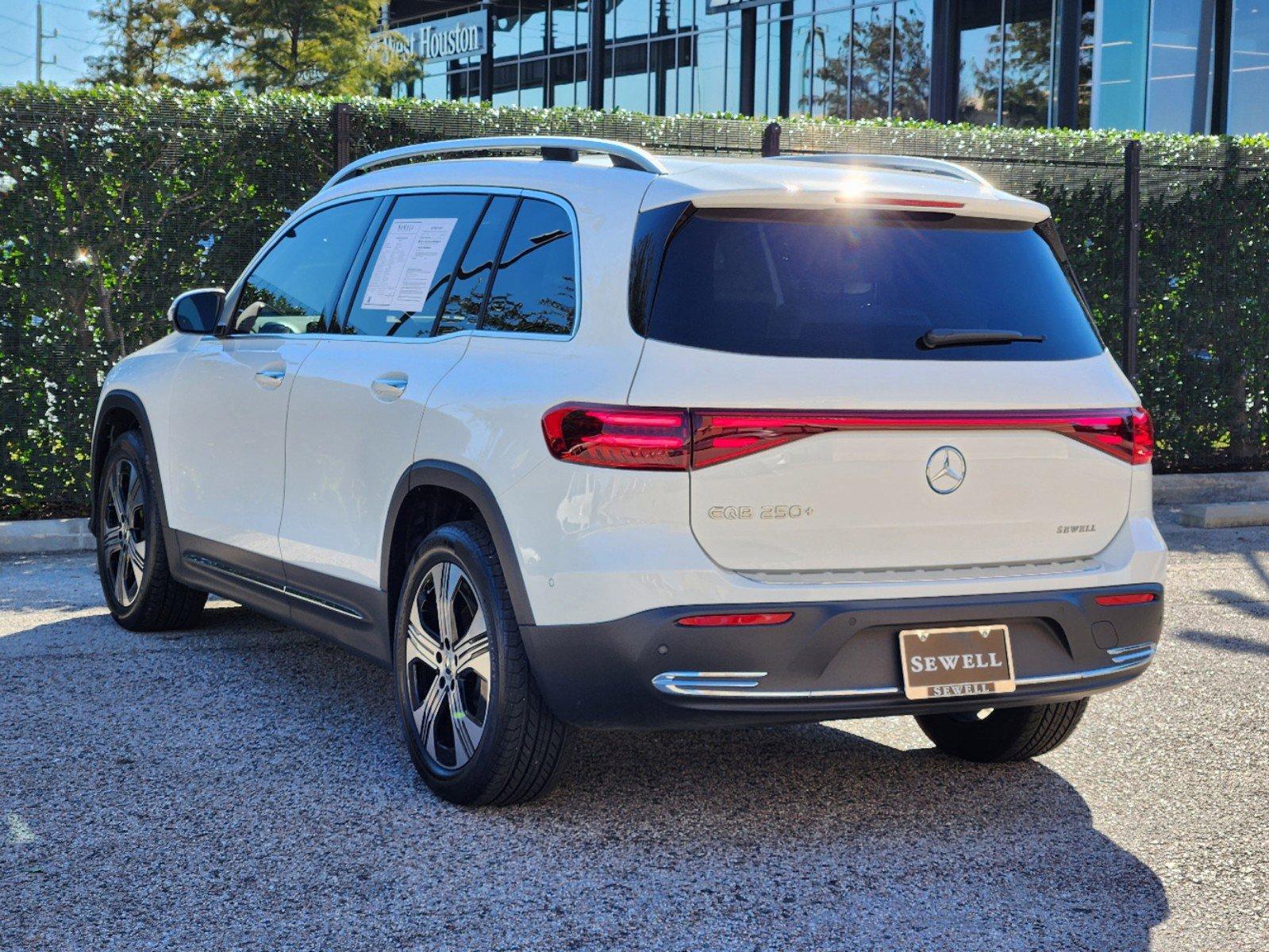 2024 Mercedes-Benz EQB Vehicle Photo in HOUSTON, TX 77079