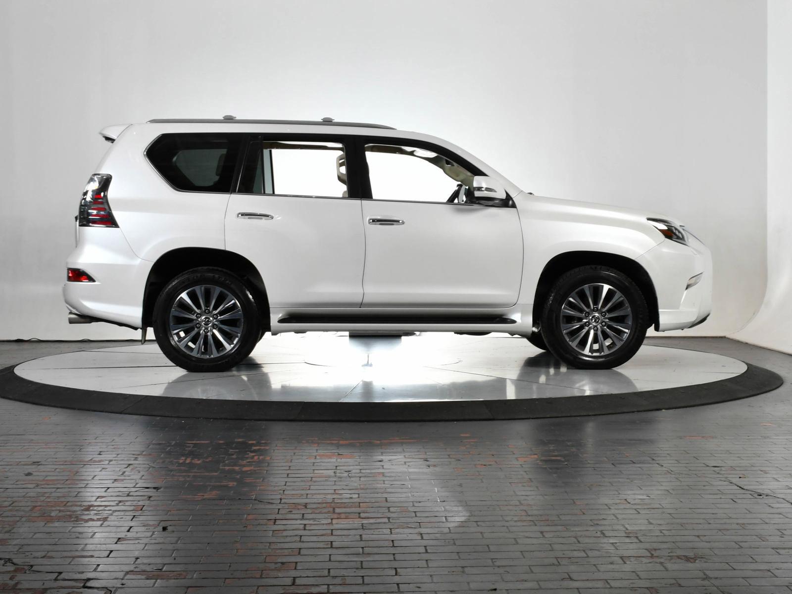 2023 Lexus GX 460 Vehicle Photo in DALLAS, TX 75235