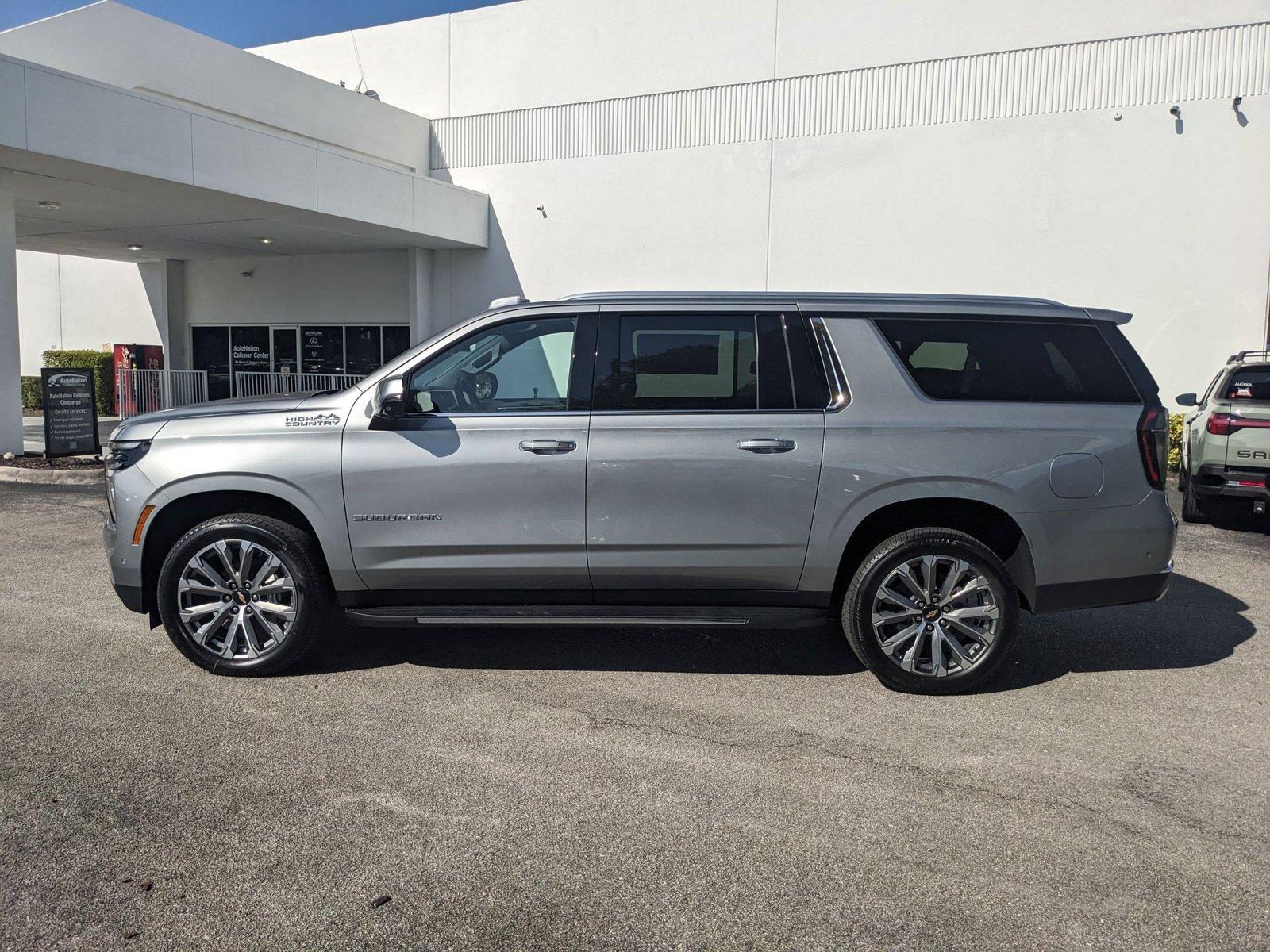 2025 Chevrolet Suburban Vehicle Photo in GREENACRES, FL 33463-3207