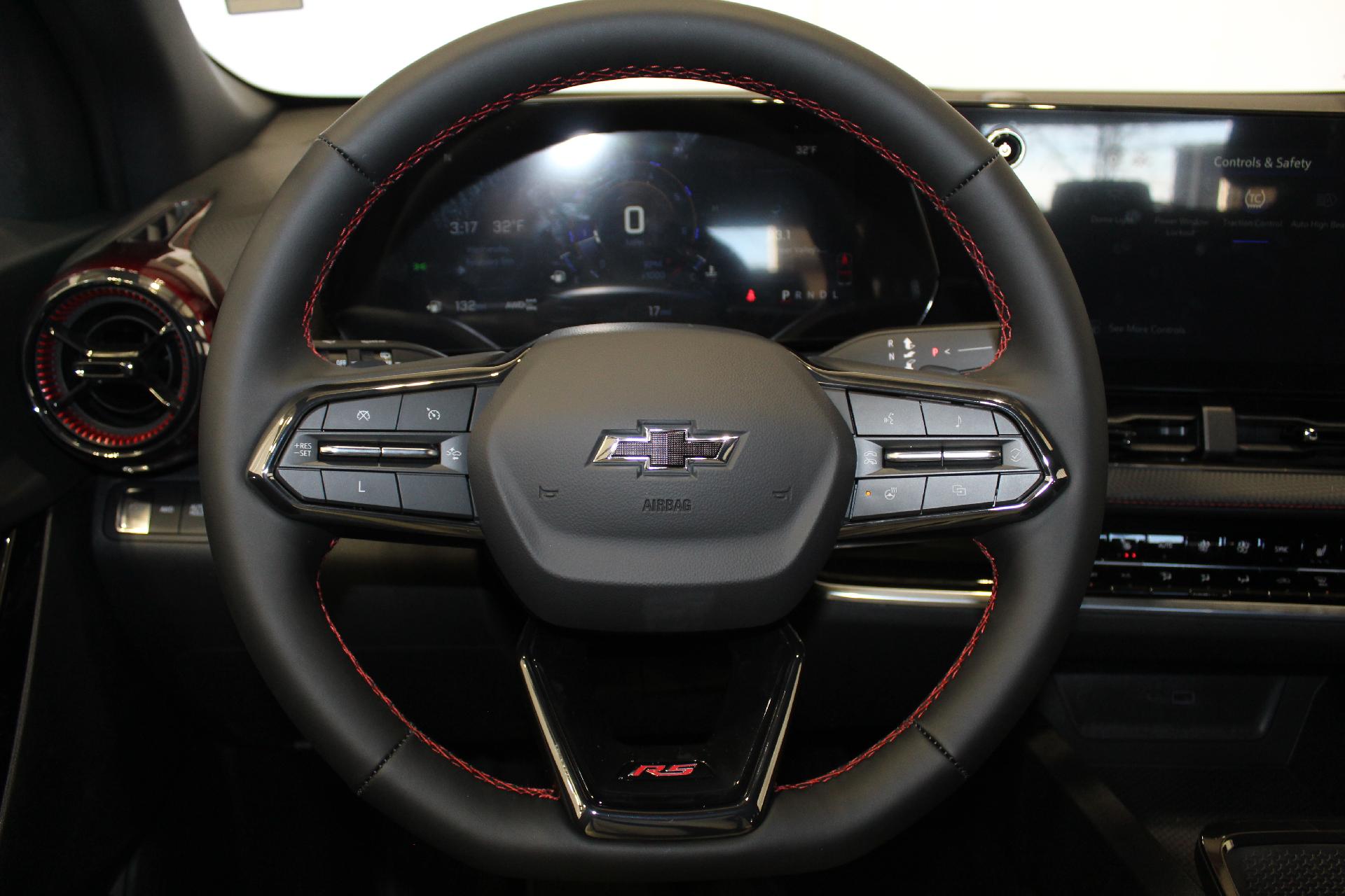 2025 Chevrolet Equinox Vehicle Photo in NORTHAMPTON, MA 01060-1120