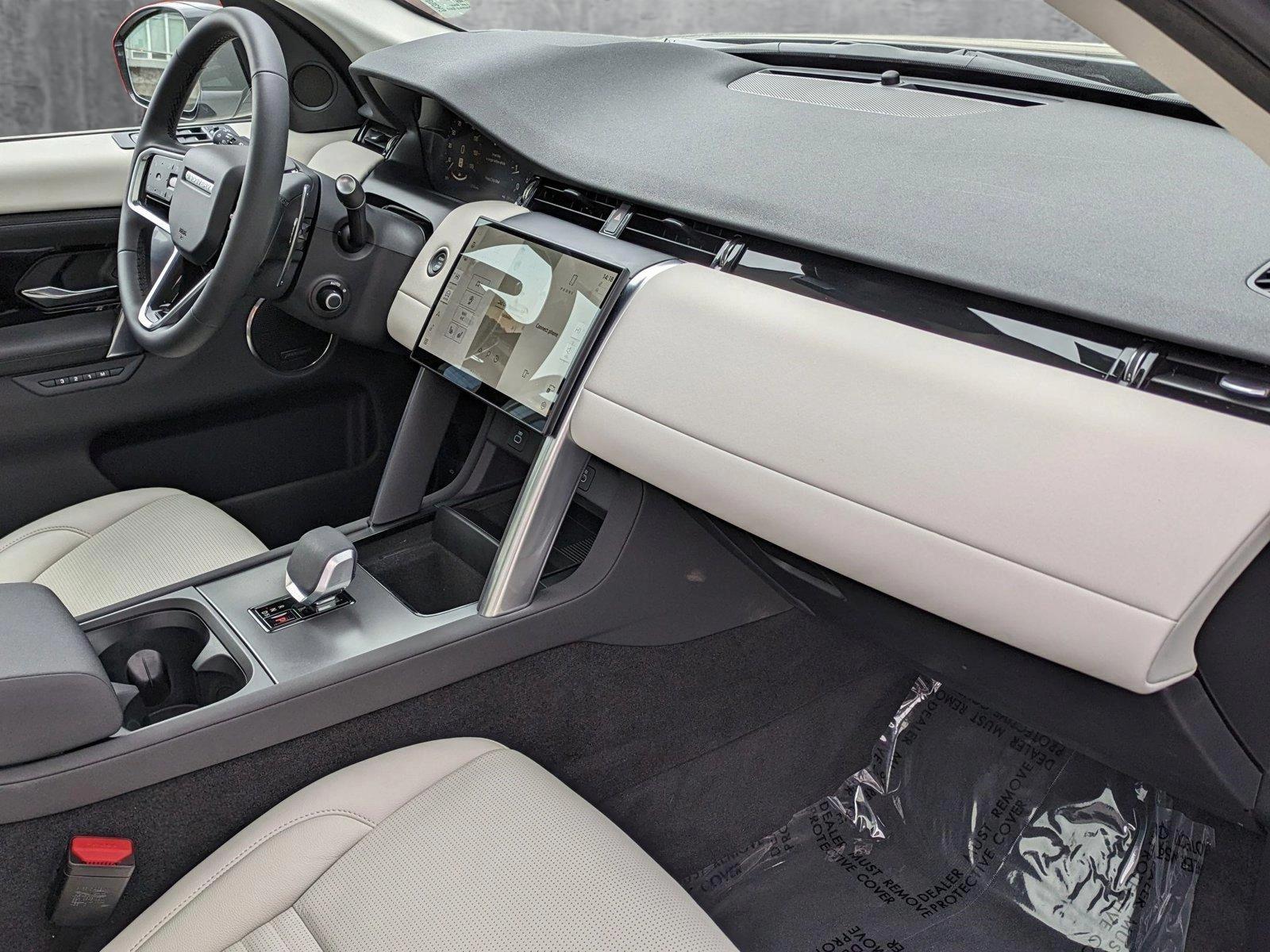 2025 Land Rover Discovery Sport Vehicle Photo in Bethesda, MD 20852