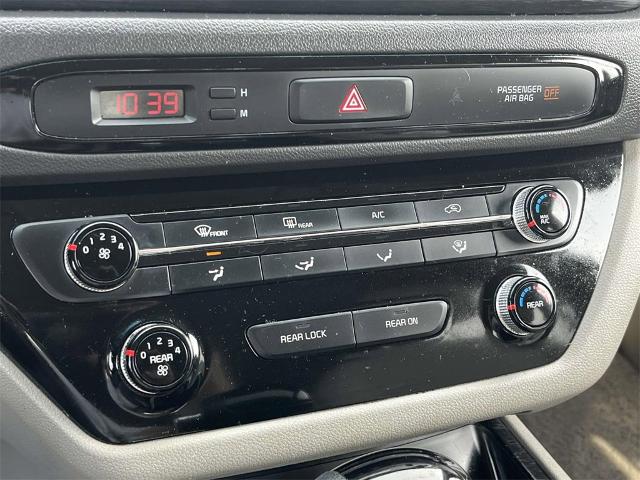 2016 Kia Sedona Vehicle Photo in ALCOA, TN 37701-3235