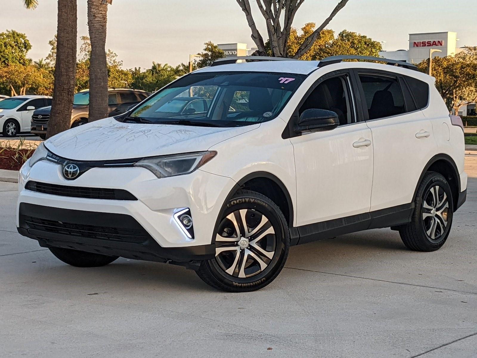 2017 Toyota RAV4 Vehicle Photo in Davie, FL 33331