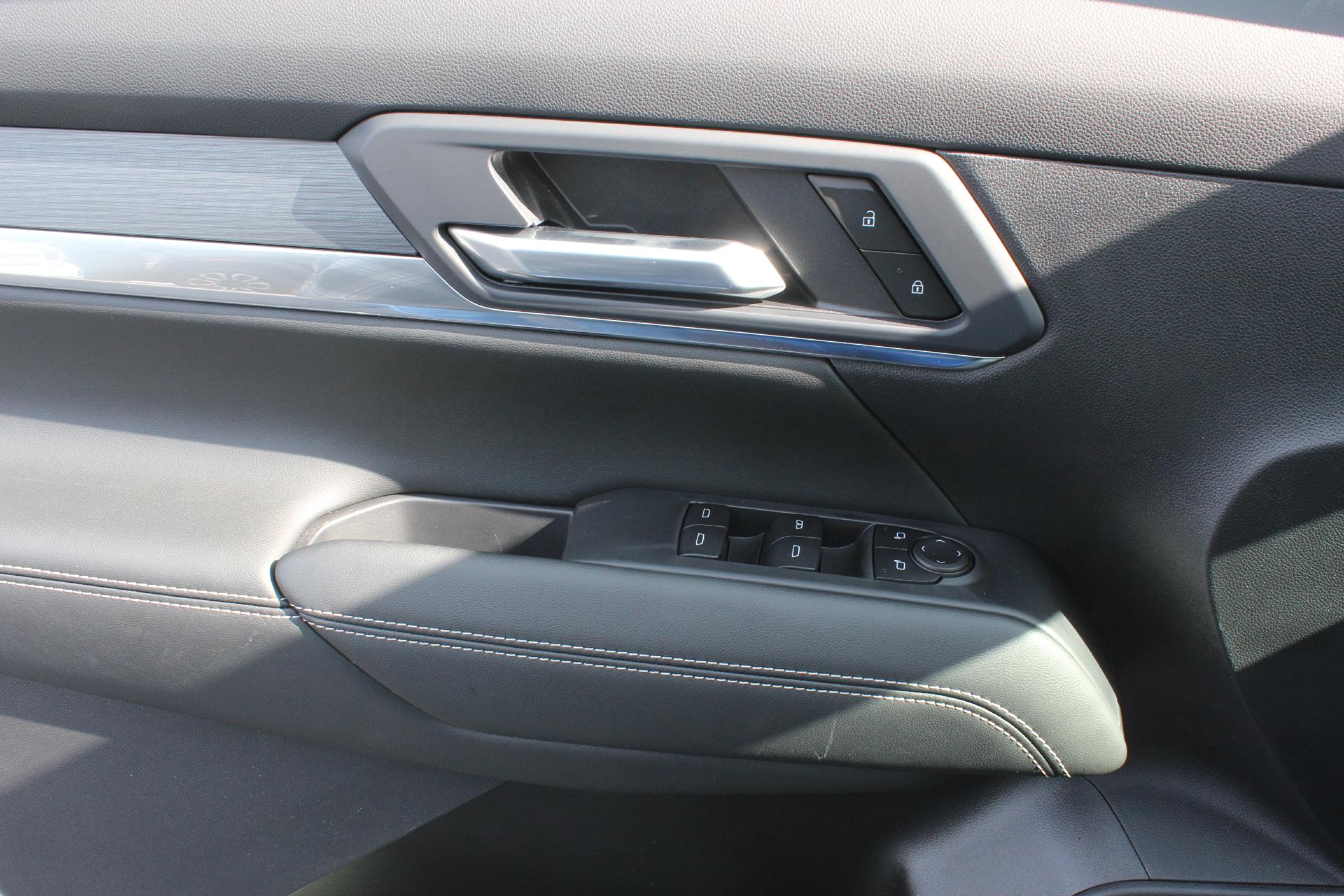 2025 GMC Terrain Vehicle Photo in AURORA, CO 80012-4011