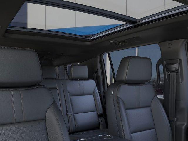 2025 Chevrolet Suburban Vehicle Photo in DANBURY, CT 06810-5034