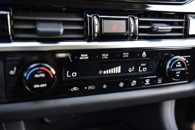 2025 Nissan Pathfinder Vehicle Photo in Ballwin, MO 63011