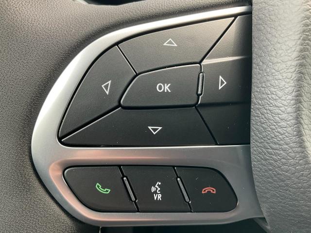 2025 Chrysler Pacifica Vehicle Photo in Kaukauna, WI 54130