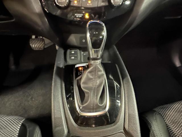 2022 Nissan Rogue Sport Vehicle Photo in Roslyn, NY 11576