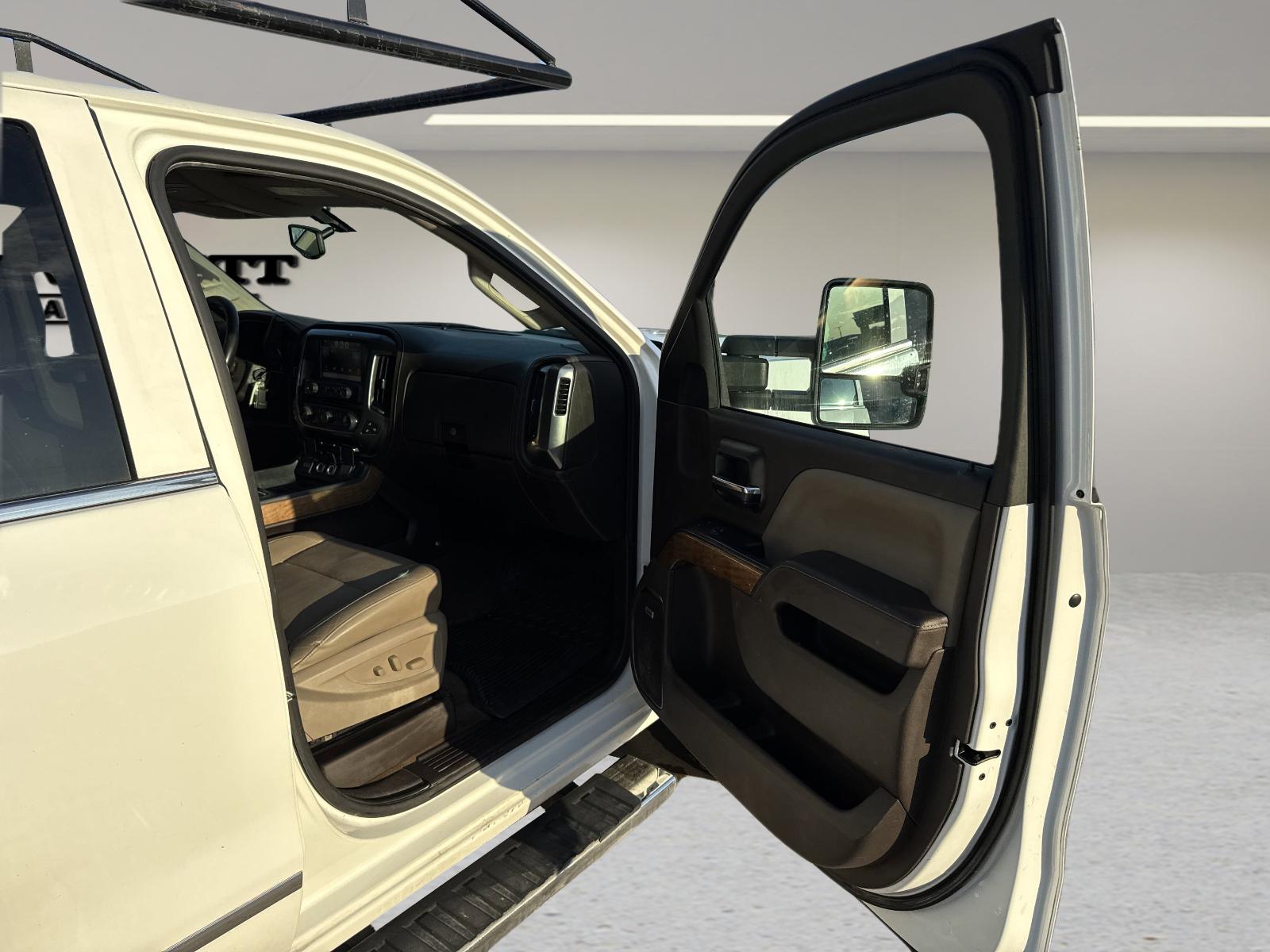 2015 Chevrolet Silverado 3500 HD Vehicle Photo in GEORGETOWN, TX 78626-7508