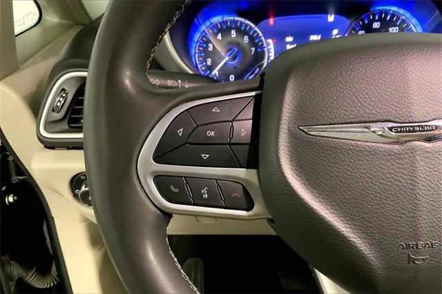 2022 Chrysler Pacifica Vehicle Photo in KANSAS CITY, MO 64114-4502