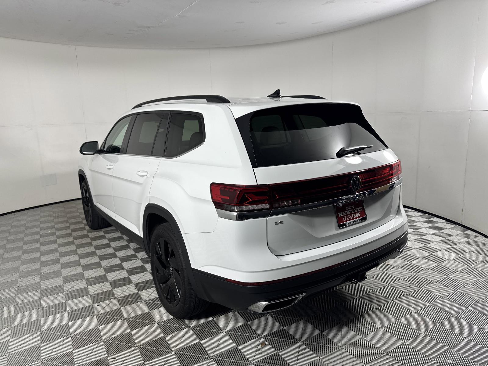 2024 Volkswagen Atlas Vehicle Photo in Georgetown, TX 78626