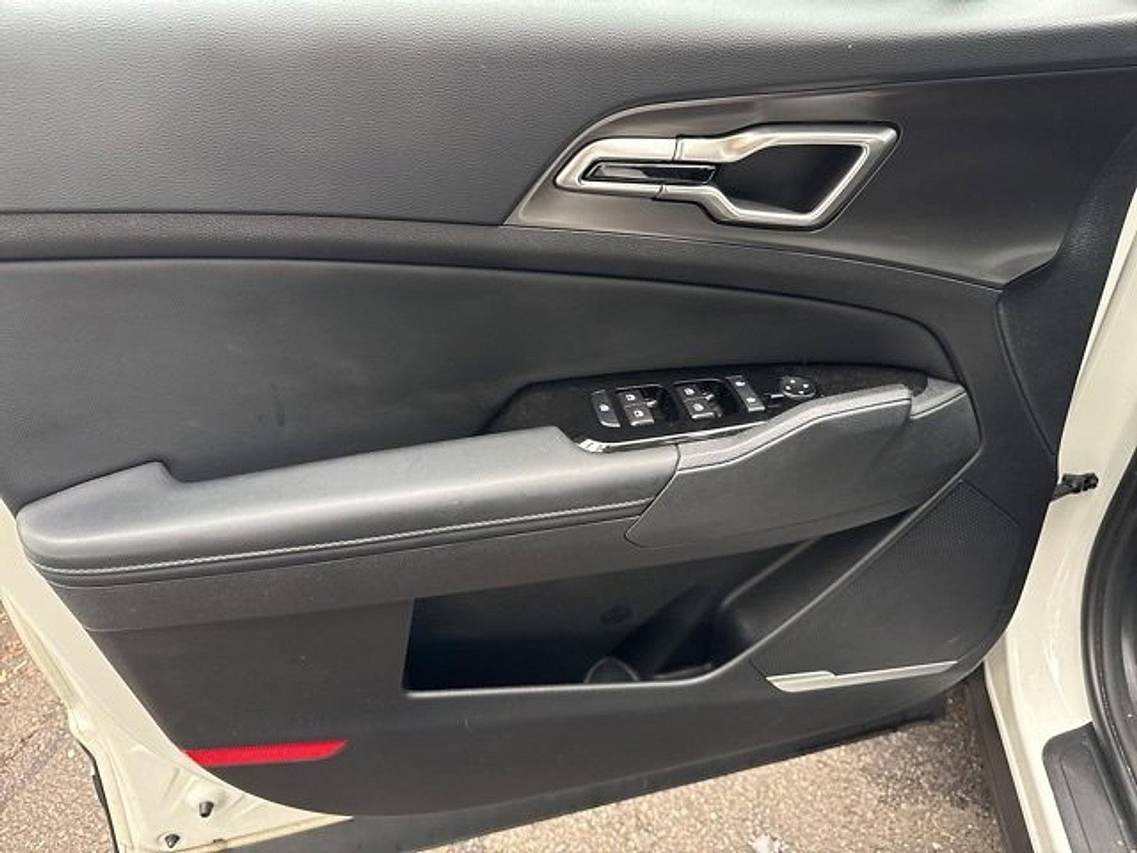 2024 Kia Sportage Hybrid Vehicle Photo in Trevose, PA 19053