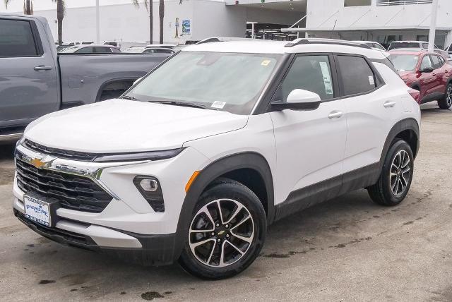 2024 Chevrolet Trailblazer Vehicle Photo in VENTURA, CA 93003-8585