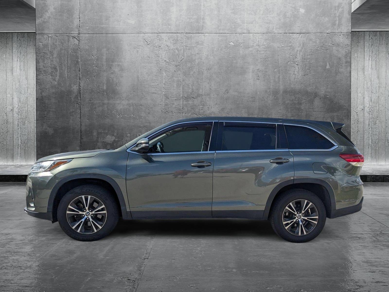 2019 Toyota Highlander Vehicle Photo in Miami, FL 33015