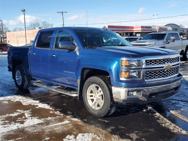 Used 2015 Chevrolet Silverado 1500 LT with VIN 3GCUKREC2FG312909 for sale in Albion, MI