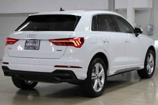 2024 Audi Q3 Vehicle Photo in SUGAR LAND, TX 77478