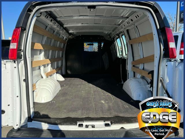 2022 GMC Savana Cargo Van Vehicle Photo in Roslyn, NY 11576