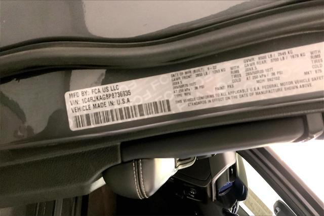 2023 Jeep Grand Cherokee L Vehicle Photo in Lees Summit, MO 64086