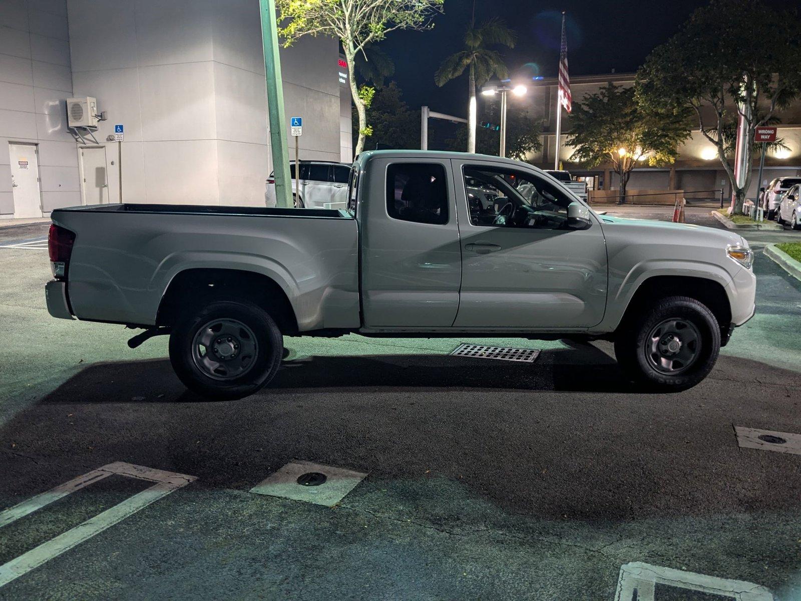 2017 Toyota Tacoma Vehicle Photo in Miami, FL 33135