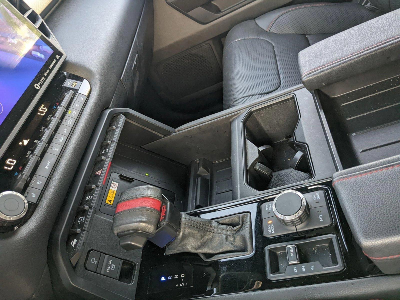 2024 Toyota Tundra 4WD Vehicle Photo in Davie, FL 33331