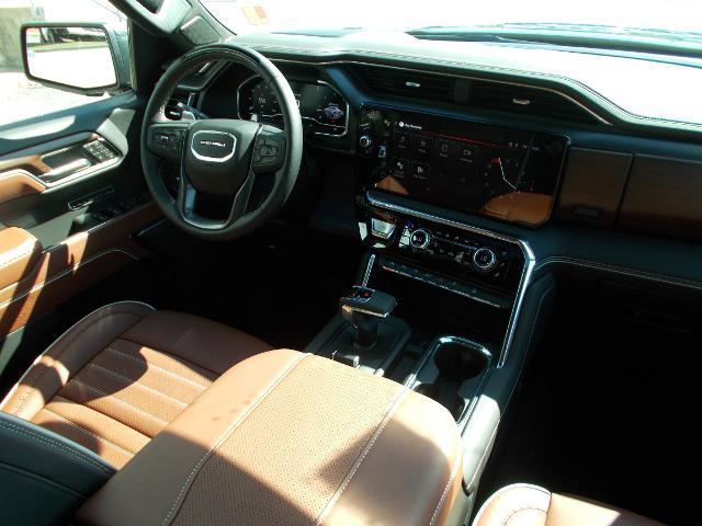 2025 GMC Sierra 1500 Vehicle Photo in LOWELL, MA 01852-4336