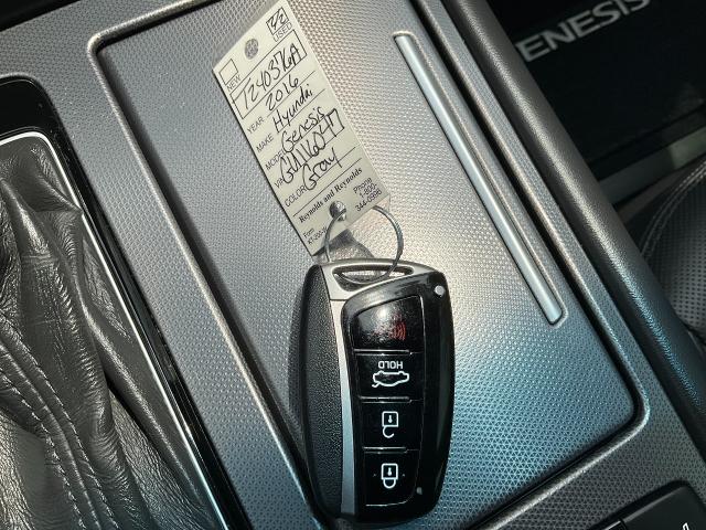 2016 Hyundai GENESIS Vehicle Photo in Kaukauna, WI 54130