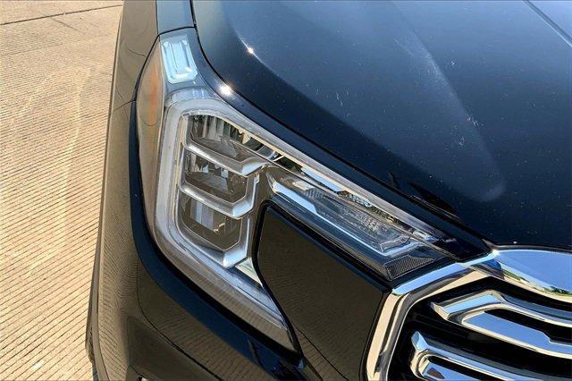 2024 GMC Terrain Vehicle Photo in TOPEKA, KS 66609-0000