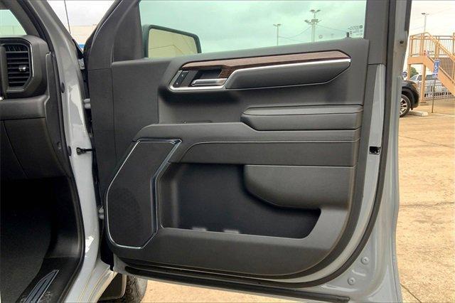 2024 GMC Sierra 1500 Vehicle Photo in TOPEKA, KS 66609-0000