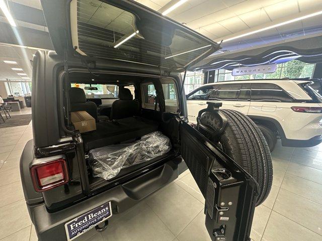 2025 Jeep Wrangler Vehicle Photo in Doylsetown, PA 18901