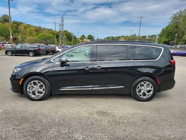 Used 2023 Chrysler Pacifica Limited with VIN 2C4RC1GG0PR534283 for sale in Milford, OH