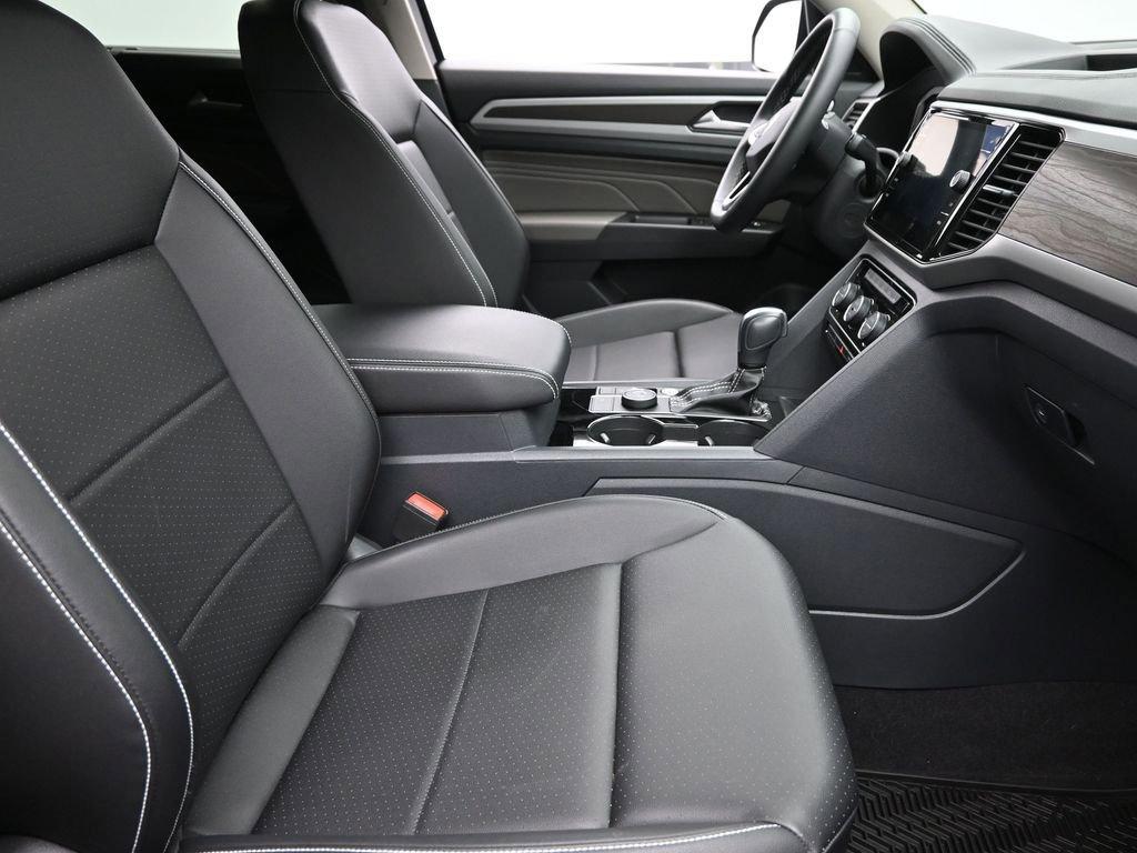 2023 Volkswagen Atlas Vehicle Photo in Marion, IA 52302