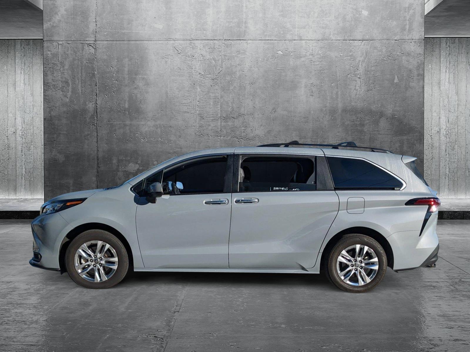 2022 Toyota Sienna Vehicle Photo in Davie, FL 33331