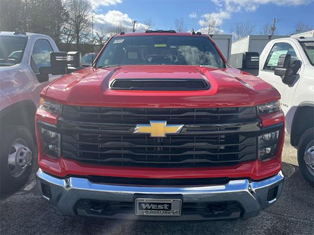 2024 Chevrolet Silverado 3500 HD Chassis Cab Vehicle Photo in ALCOA, TN 37701-3235