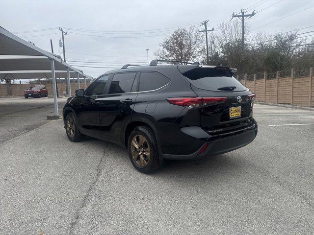 2023 Toyota Highlander Vehicle Photo in San Antonio, TX 78230