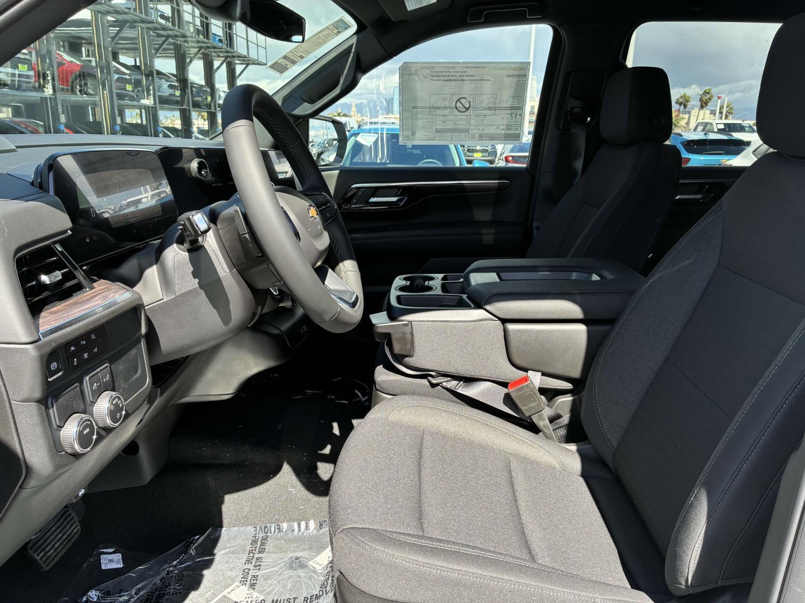 2025 Chevrolet Suburban Vehicle Photo in LOS ANGELES, CA 90007-3794