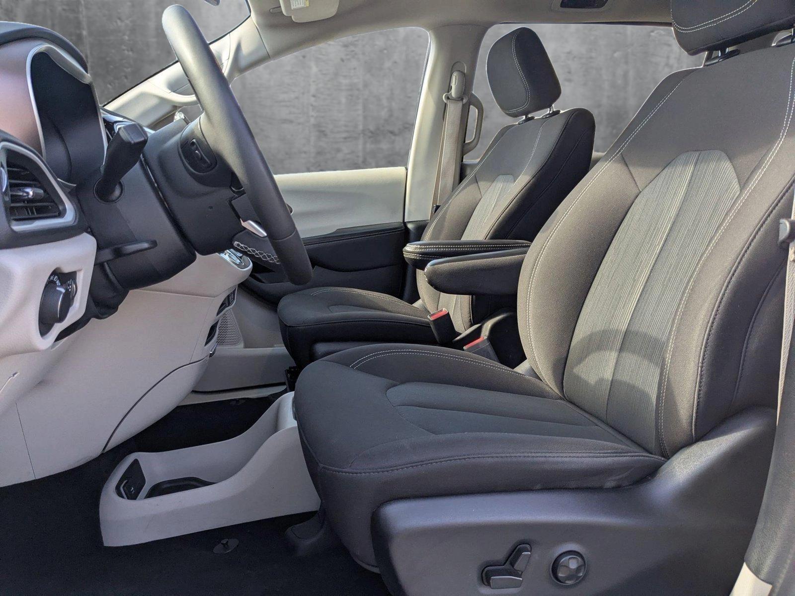 2022 Chrysler Voyager Vehicle Photo in Spokane Valley, WA 99212