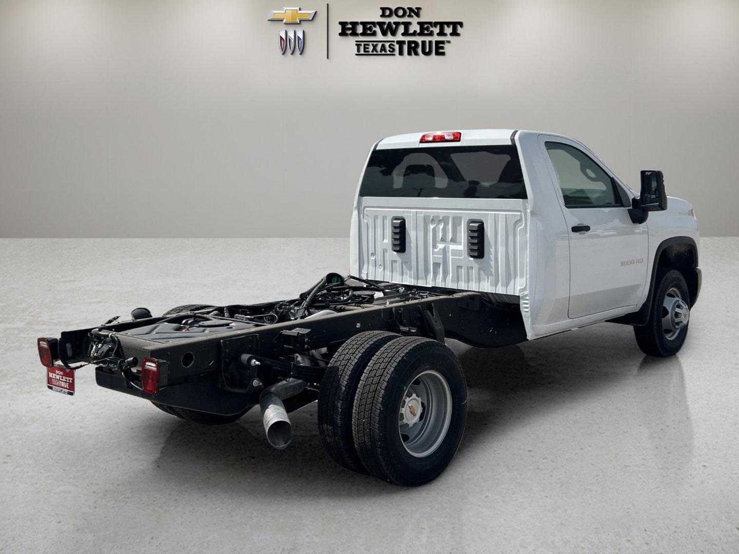 2025 Chevrolet Silverado 3500 HD Chassis Cab Vehicle Photo in GEORGETOWN, TX 78626-7508