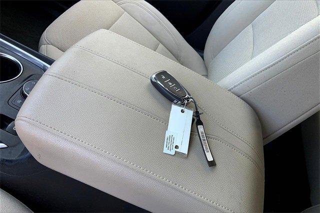 2022 Chevrolet Traverse Vehicle Photo in TOPEKA, KS 66609-0000