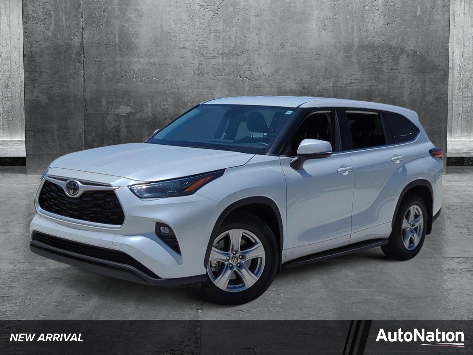2022 Toyota Highlander Vehicle Photo in Pembroke Pines, FL 33027