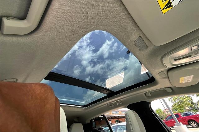2025 Volvo XC40 Vehicle Photo in Houston, TX 77007