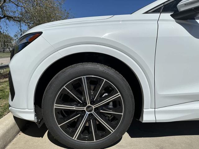 2025 Audi Q4 e-tron Vehicle Photo in HOUSTON, TX 77090