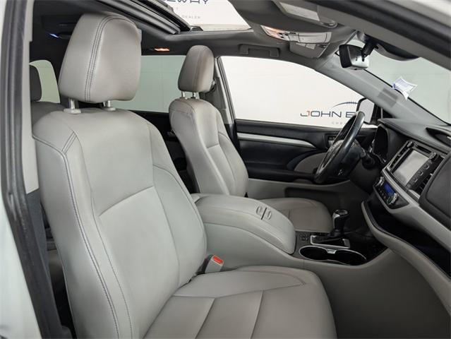 2019 Toyota Highlander Vehicle Photo in ENGLEWOOD, CO 80113-6708