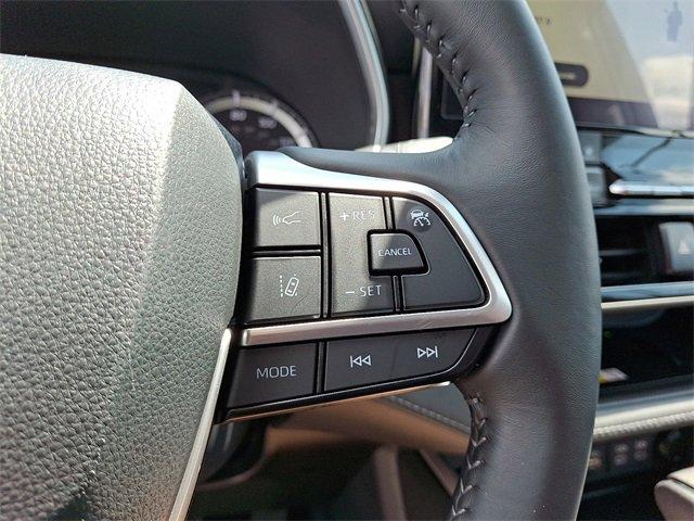 2023 Toyota Highlander Vehicle Photo in Willow Grove, PA 19090